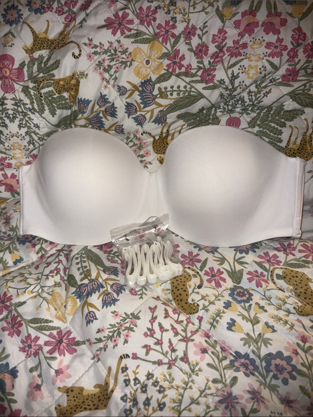 Maidenform White Strapless Smooth Molded Bra
